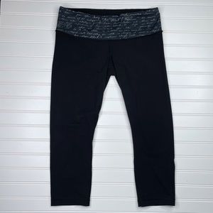 Lululemon Cropped Leggings Black Women’s Size 8 Spellout Waistband